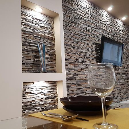 Woodstone Apartment Плоешти Экстерьер фото