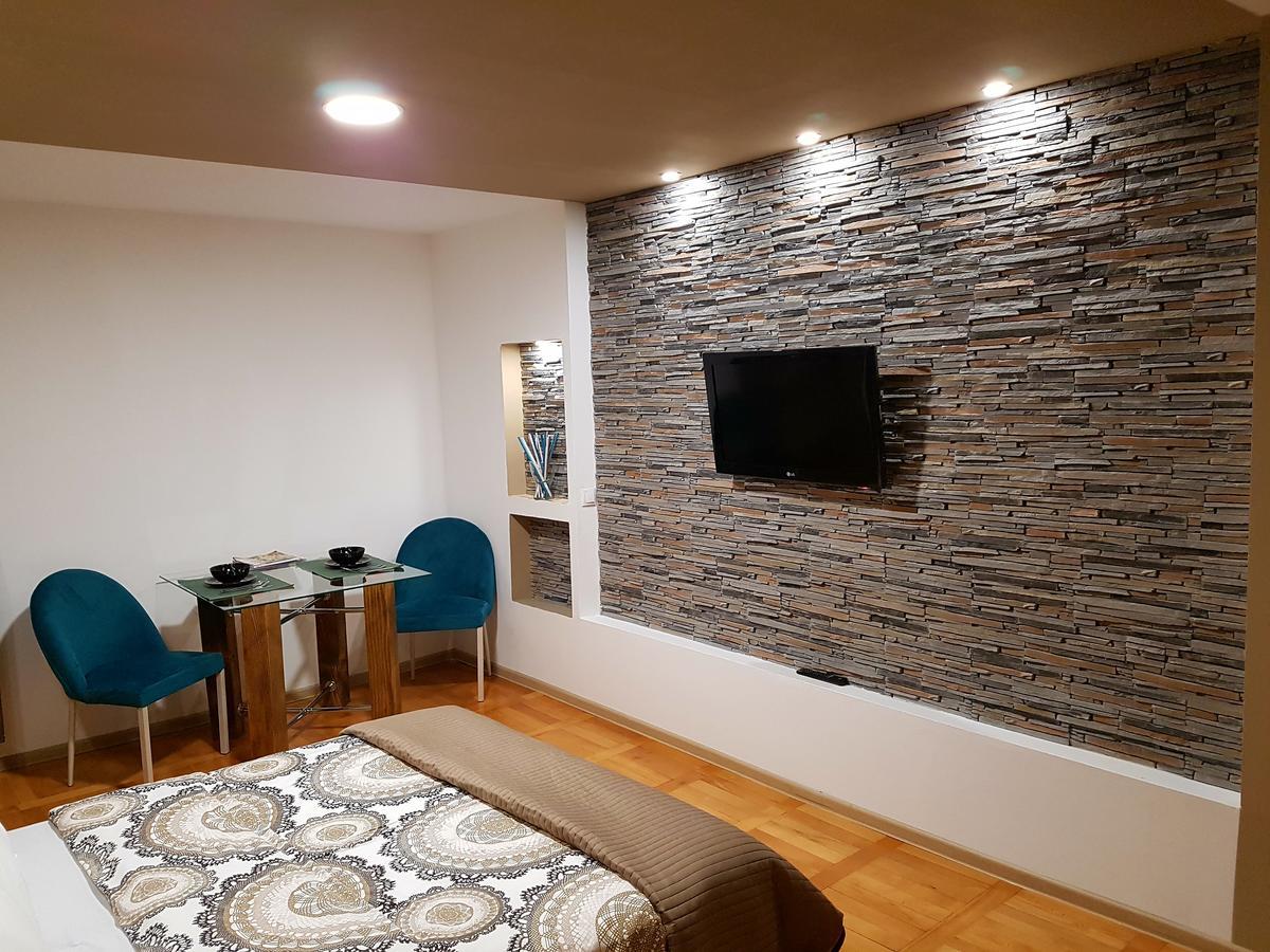 Woodstone Apartment Плоешти Экстерьер фото