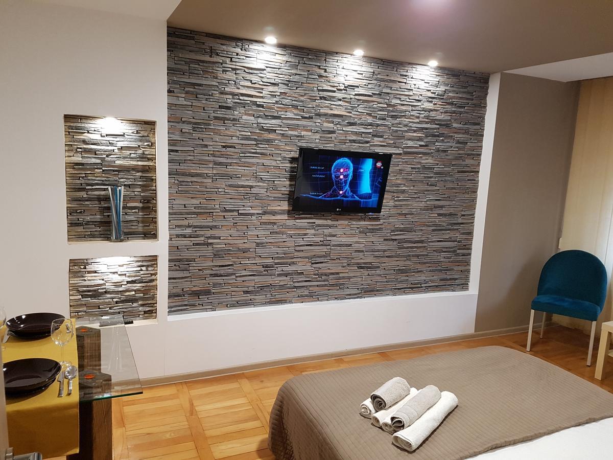 Woodstone Apartment Плоешти Экстерьер фото